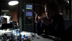 Фитц работает над системой маскировки