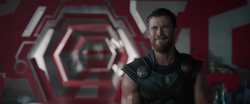 Thor intenta persuadir a Hulk