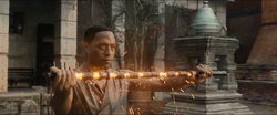 Mordo usando un arma