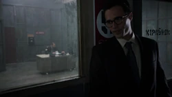 Уорд в здании Тодоров