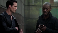 Уорд и Триплетт обсуждают действия Ясновидца