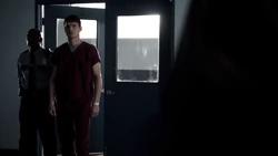 Уорд знакомится с Джоном Гарреттом