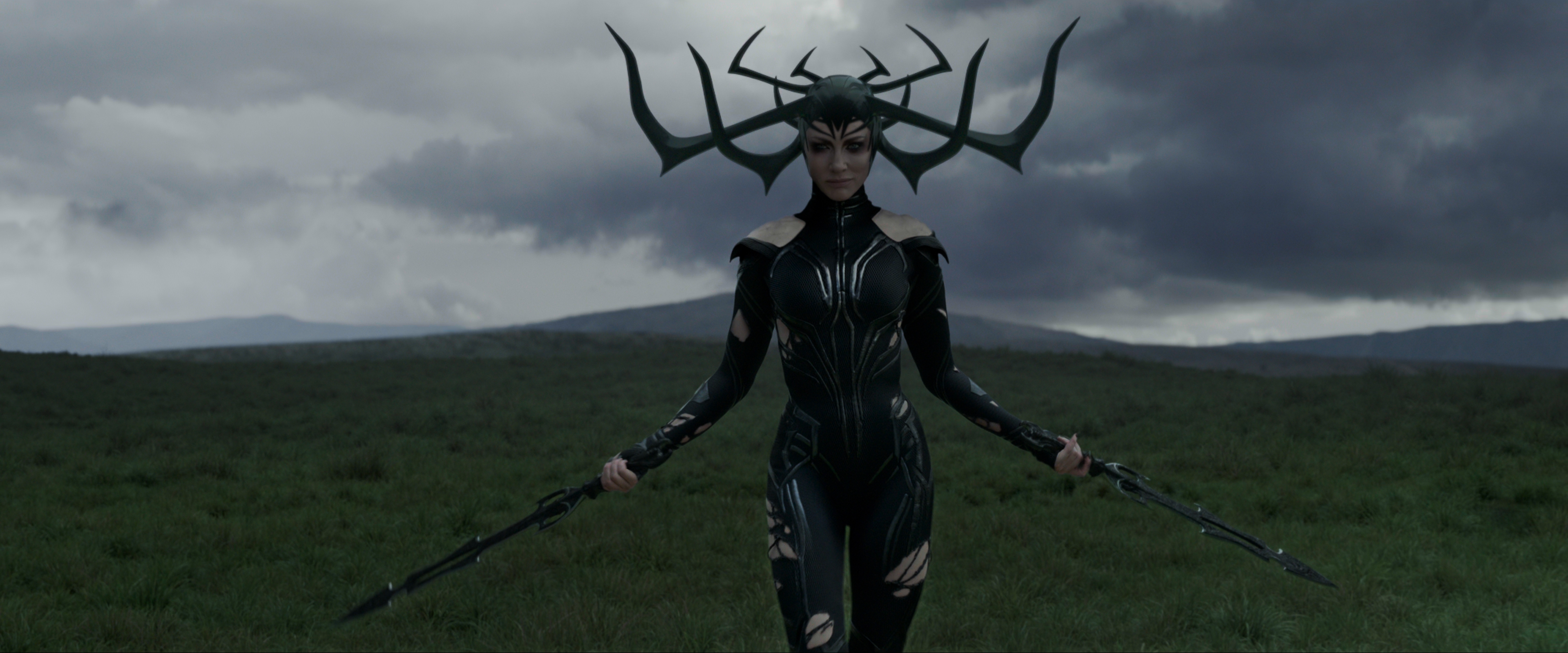 How Did Hela Destroy Thor's Hammer in Ragnarok?