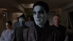 Касиус приветствует прибытие .