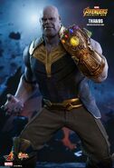 Thanos Hot Toys 12