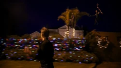 Mantis y Drax persiguen a Bacon