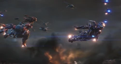  летает рядом с .