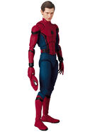 Spider-Man-Homecoming-MAFEX-008