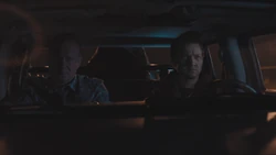 Селвиг, Бартон и Локи сбегают с базы