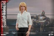 Pepper Potts Hot Toys3