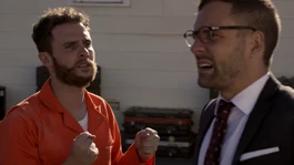 Лео Фитц и Лэнс Хантер бегут с базы Хейл