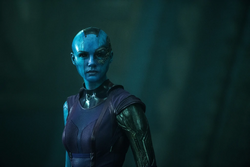 Nebula observa como Gamora toma su lugar