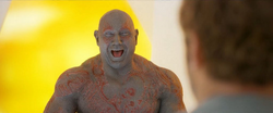 Drax burlándose de Peter