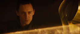 Loki viendo a Odín dormido