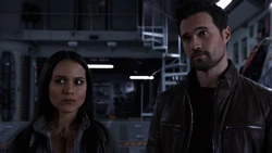 Уорд и Паламас прибывают на Площадку