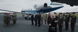Elizabeth sees 's casket