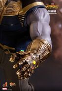 Thanos Hot Toys 15