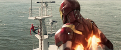 Iron Man viendo al Hombre Araña