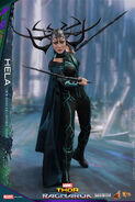 Marvel-thor-ragnarok-hela-sixth-scale-hot-toys-903107-02