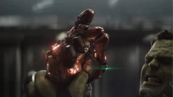  щёлкает пальцами.