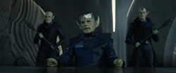 Dro'ge negotiates with 