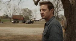 Barton comienza a alterarse por le desaparición de su familia.