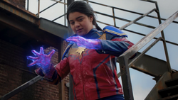 Kamala Khan glowing hands