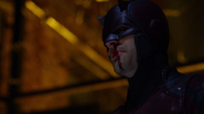 Daredevil habla con Mahoney de la situación.