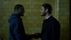 Руссо возвращается к .