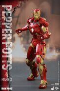 Iron Man Mark IX and Pepper Hot Toys 14