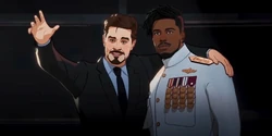 Stevens y Stark se toman fotos.