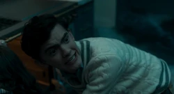 Максимофф просит сохранить жизнь .