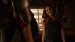 Лорелей противостоит леди .