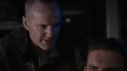 Сардж угрожает 