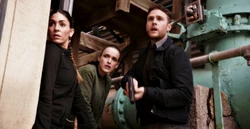 ,  и  засекают .