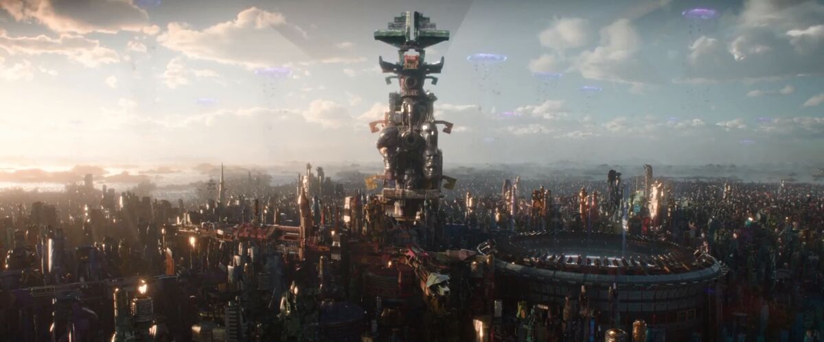 Who were the grand champions depicted on the Grandmaster's tower in Thor:  Ragnarok? - Quora