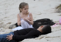 Тэнди увидела .