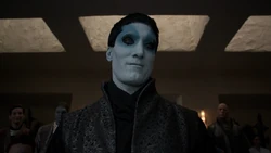 Касиус информирует  и .