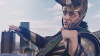 Loki atrapa la flecha de Barton