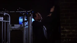 Мейс вырубает Мэй