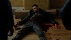 ,  и  находят труп .