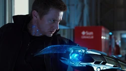 Локи берёт Бартона под свой контроль