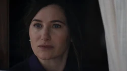 Харкнесс наблюдает за  и .