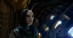 Mantis se une a los Guardianes para detener a Ego - GotG2