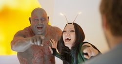 Drax y Mantis se burlan de Peter