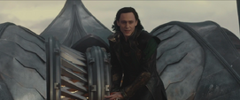 Loki dirige la nave al portal