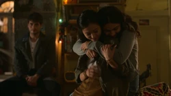 Эрнандес воссоединяется с 