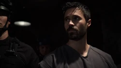 Уорд ведут через Площадку