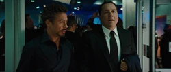 Hogan y Stark logran salir de la .