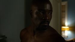 LukeCage-explains-Reva